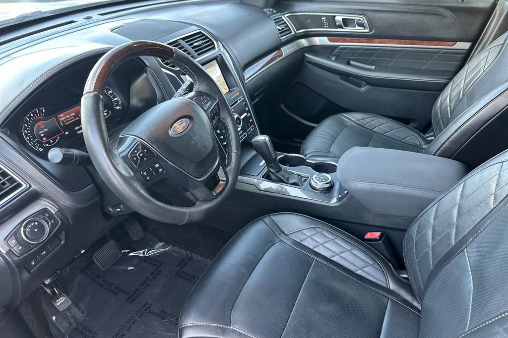 Used 2018 Ford Explorer Platinum AWD/4WD image 9
