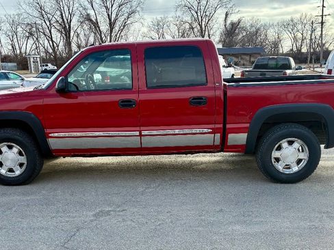 Used 2005 GMC Sierra 1500 SLT w/ Light Duty Power Package image 2