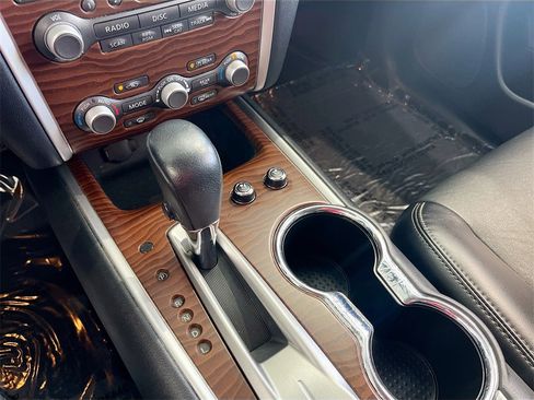 Used 2020 Nissan Pathfinder Platinum image 17