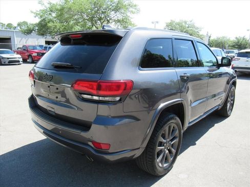 Used 2017 Jeep Grand Cherokee Limited 75th Anniversary AWD/4WD image 4