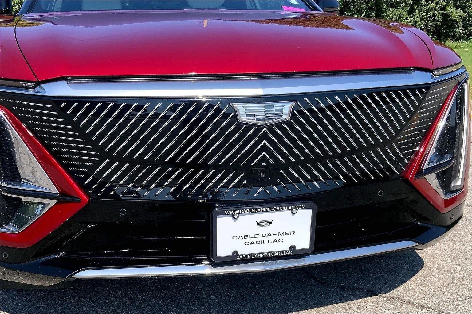 Certified 2024 Cadillac Lyriq Luxury AWD/4WD image 3