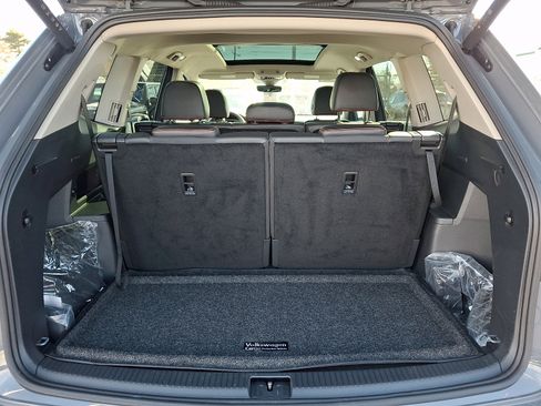 Certified 2025 Volkswagen Atlas Peak Edition SE image 29