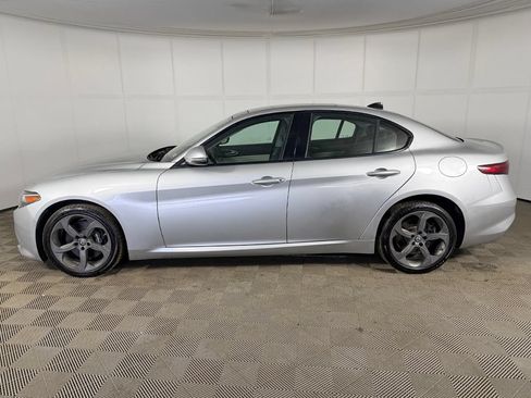 Used 2018 Alfa Romeo Giulia AWD image 13