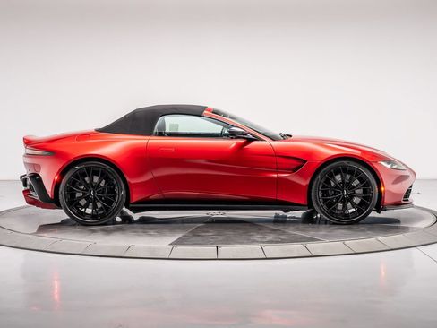 Used 2023 Aston Martin V8 Vantage Roadster RWD image 6