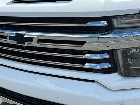 Used 2020 Chevrolet Silverado 3500 High Country w/ Z71 Off-Road Package AWD/4WD image 10