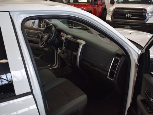 Used 2018 RAM 1500 Big Horn RWD image 33