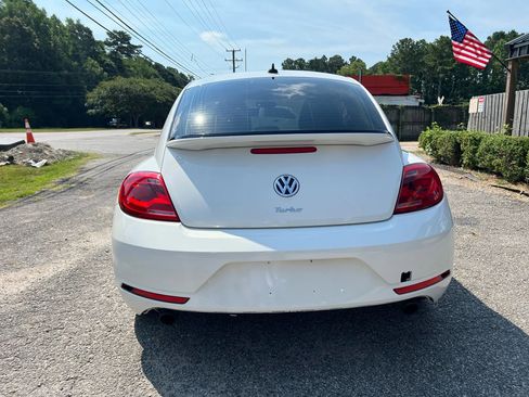 Used 2013 Volkswagen Beetle 2.0T image 6