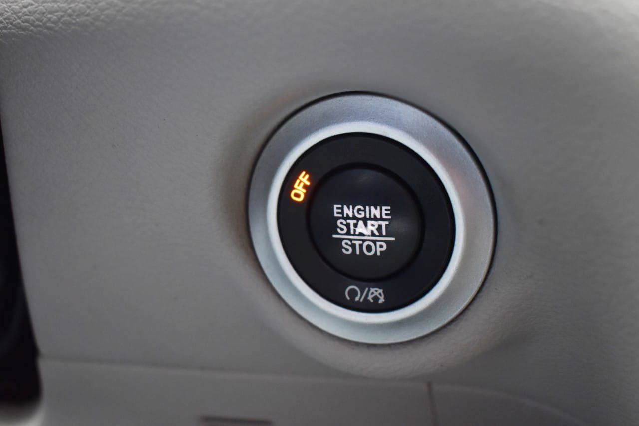 Used 2019 Chrysler Pacifica L FWD image 27