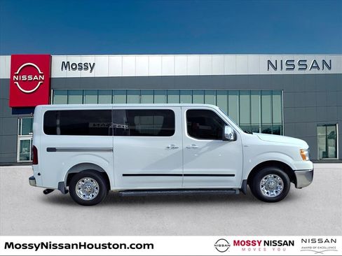 Used 2013 Nissan NV 3500 SL w/ Technology Pkg image 8