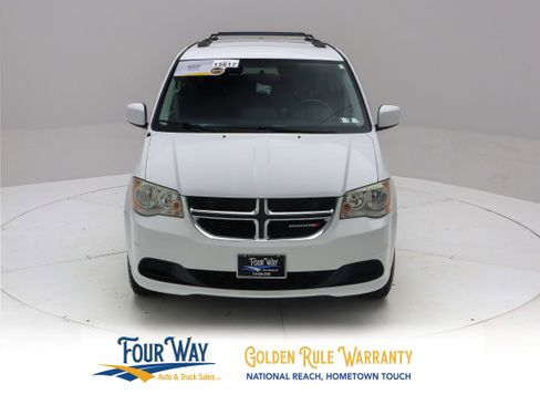 Used 2014 Dodge Grand Caravan SXT w/ Rear Park Assist Package FWD image 10