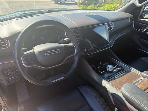 Used 2023 Jeep Grand Wagoneer 4WD image 11