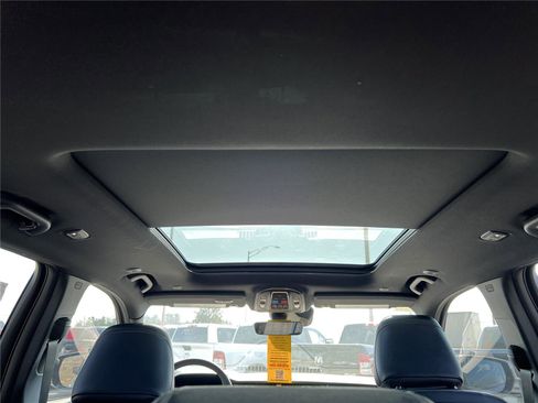 New 2025 Jeep Grand Cherokee Limited image 23