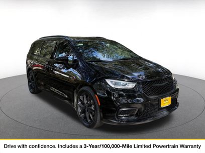 Used 2025 Chrysler Pacifica Limited