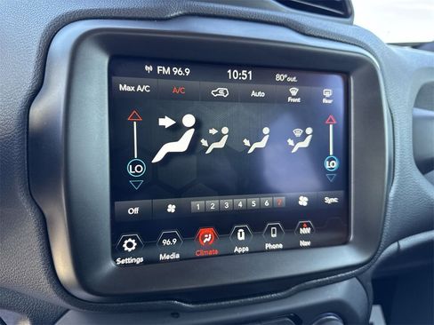 Used 2023 Jeep Renegade Trailhawk image 19