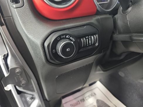 Used 2021 Jeep Wrangler Unlimited Rubicon AWD/4WD image 15