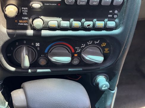 Used 2001 Pontiac Grand Am SE FWD image 23