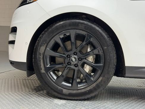 Used 2023 Land Rover Range Rover Sport SE image 4