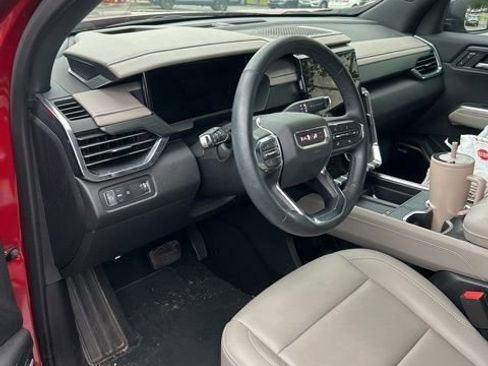 Used 2025 GMC Acadia Elevation w/ Elevation Premium Package FWD image 4