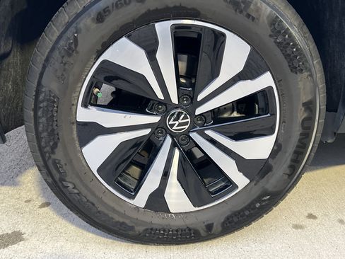 Used 2024 Volkswagen Atlas SE FWD image 10