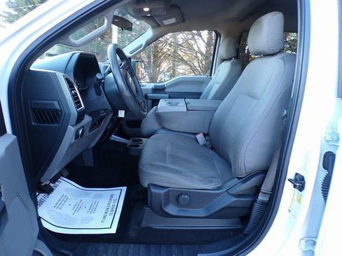 Used 2016 Ford F150 XLT image 12