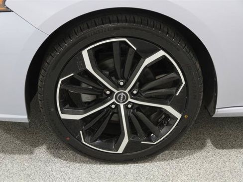 Used 2024 Nissan Altima 2.5 SR FWD image 20