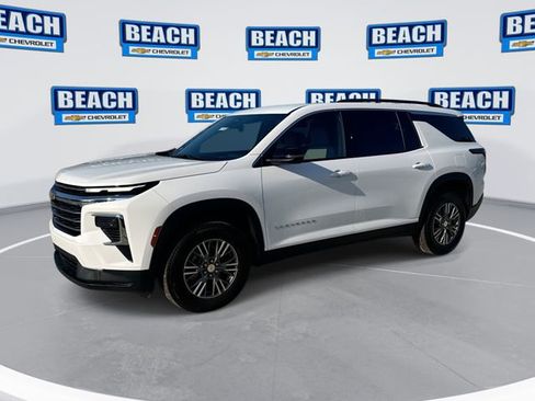 New 2026 Chevrolet Traverse LT image 1