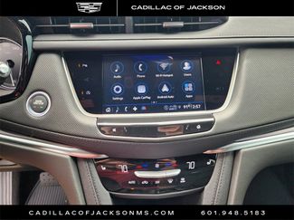 New 2025 Cadillac XT5 Luxury video 3