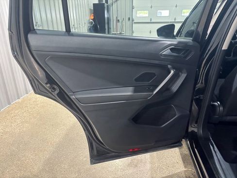 Used 2022 Volkswagen Tiguan S image 22
