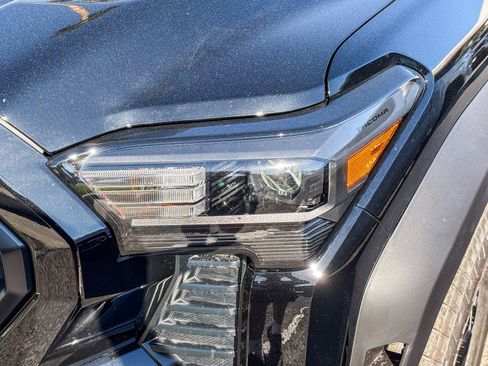 New 2025 Toyota Tacoma TRD Off-Road image 9