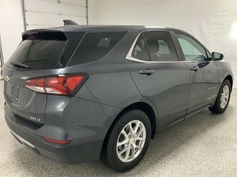 Used 2023 Chevrolet Equinox LT w/ Driver Convenience Package image 4