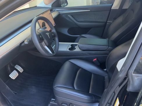 Used 2023 Tesla Model Y Performance AWD/4WD image 2