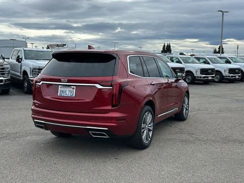 Used 2020 Cadillac XT6 Premium Luxury w/ Platinum Package image 3