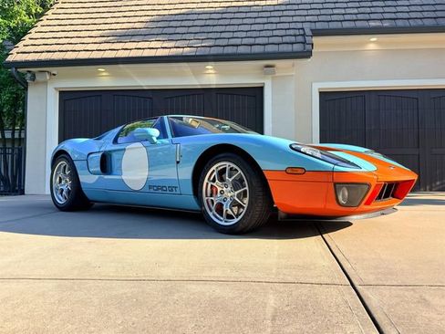 Used 2006 Ford GT RWD image 54