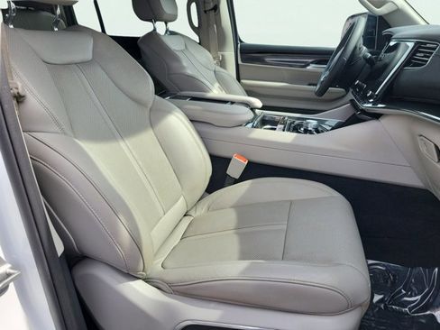 Used 2023 Jeep Wagoneer 4WD w/ Convenience Group I image 23