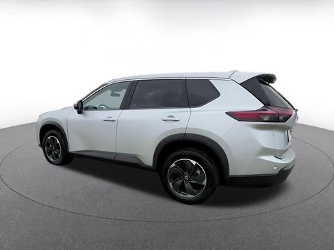 Used 2025 Nissan Rogue SV image 10