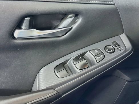 Used 2024 Nissan Sentra SV FWD image 17