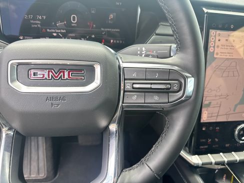 Used 2026 GMC Acadia Elevation w/ Elevation Premium Package AWD/4WD image 20