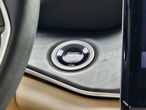 Used 2024 Jeep Grand Cherokee Limited RWD image 15