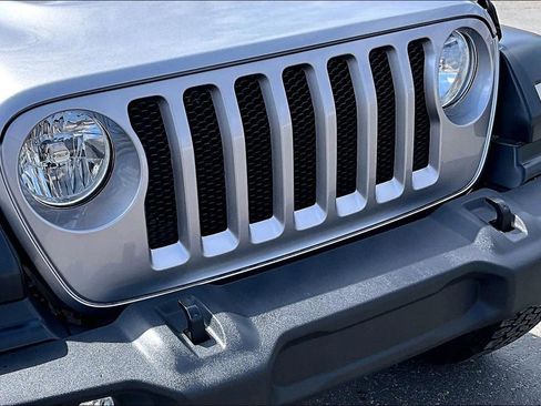 Used 2018 Jeep Wrangler Unlimited Sport S AWD/4WD image 25