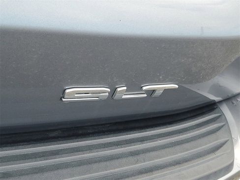 Used 2021 GMC Yukon XL SLT w/ SLT Premium Package image 31