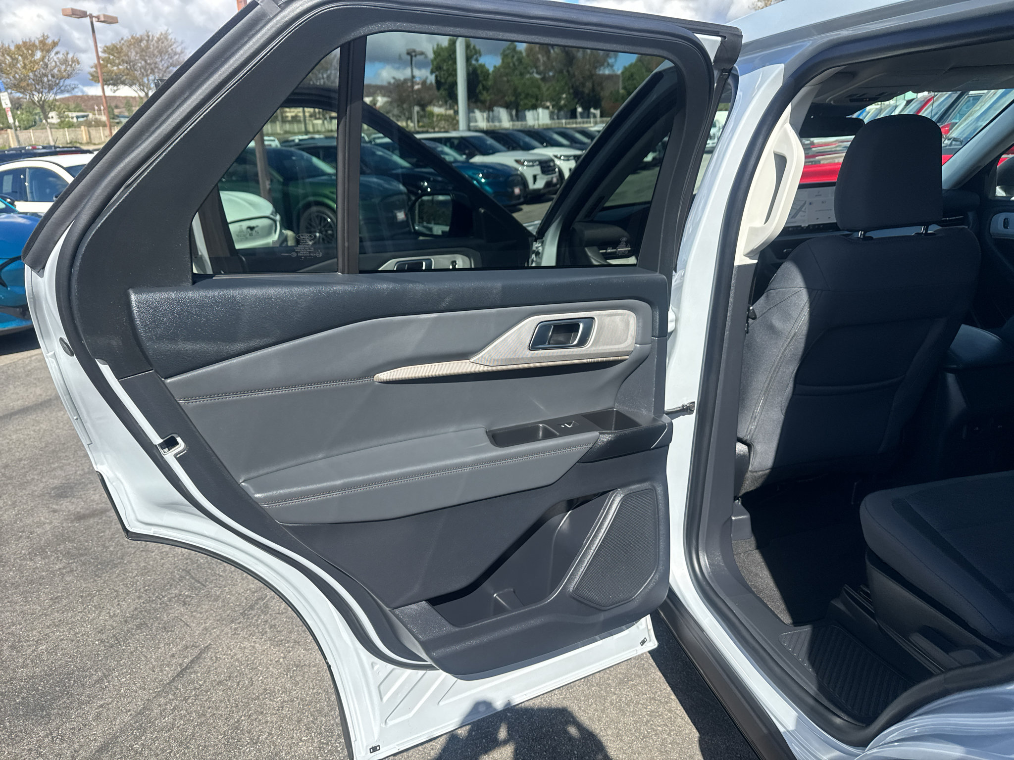 Used 2026 Ford Explorer Active RWD image 13
