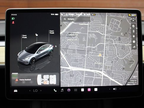 Used 2023 Tesla Model 3 Standard Range image 23