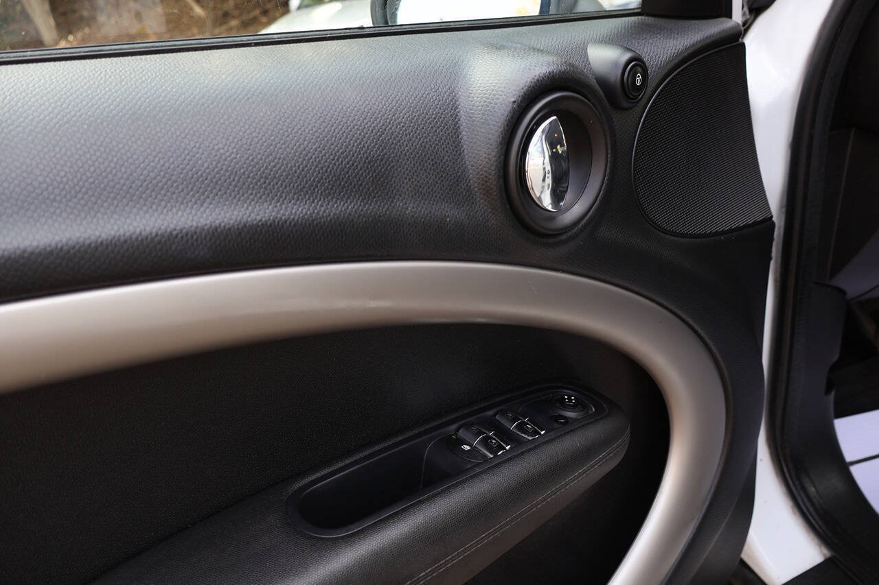 Used 2016 MINI Cooper Countryman FWD image 14