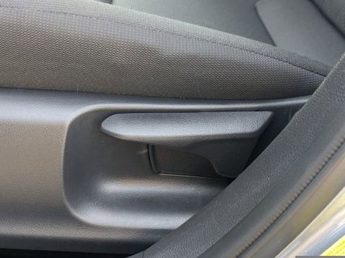 Used 2025 Toyota Corolla LE FWD image 19