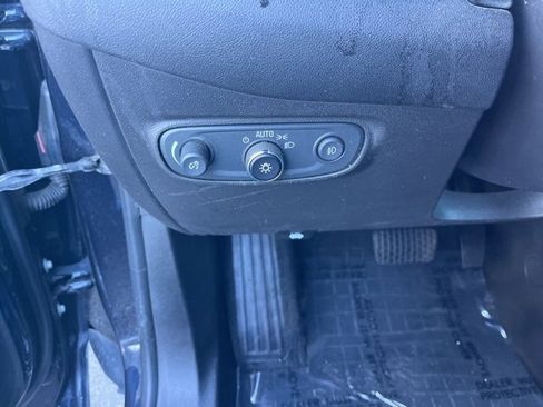 Used 2020 Chevrolet Equinox LT image 30