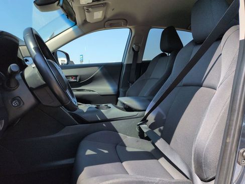 Used 2024 Toyota Venza LE image 10