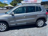 Used 2011 Volkswagen Tiguan SE image 3