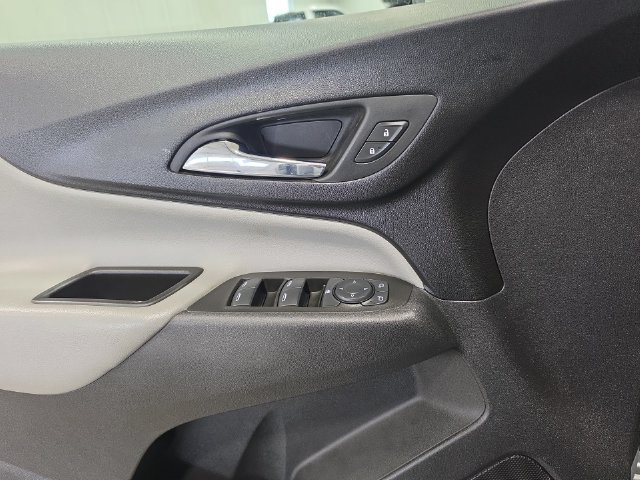 Used 2020 Chevrolet Equinox LS FWD image 20