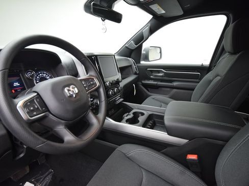 New 2026 RAM 1500 4x4 Crew Cab image 31