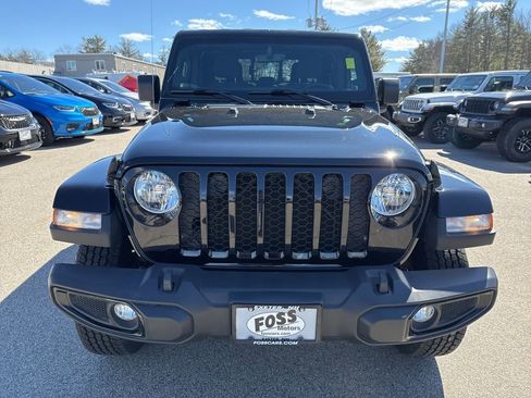 Used 2023 Jeep Gladiator Willys image 8